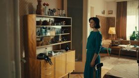 Ponies: The film sets and interiors of 1977 Cold War espionage (with furniture and décor sources revealed)