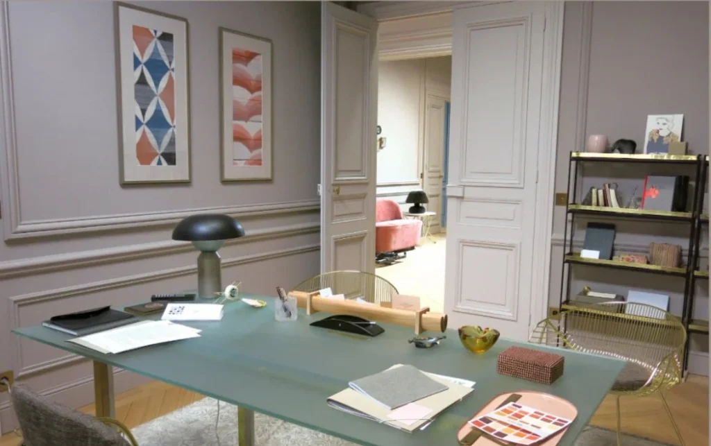 Savoir office featuring a table lamp by House Doctor